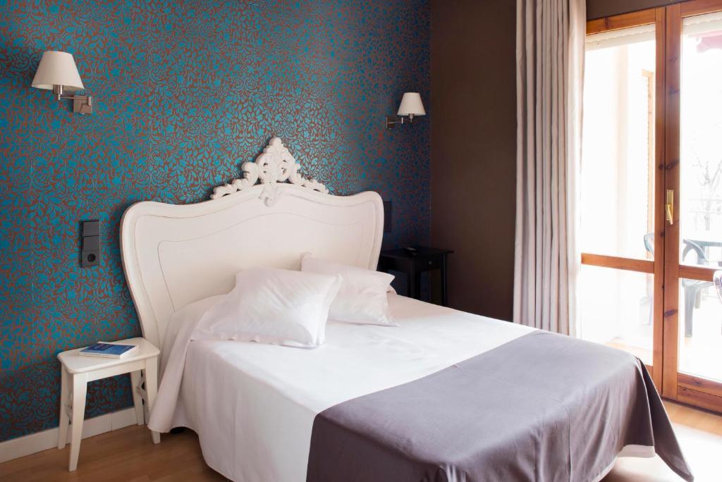 Hospedium Hostal Un Punto Chic Huesca Oda fotoğraf