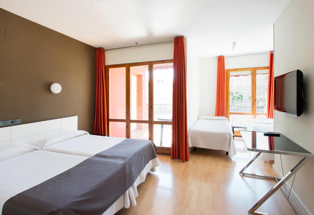 Hospedium Hostal Un Punto Chic Huesca Dış mekan fotoğraf