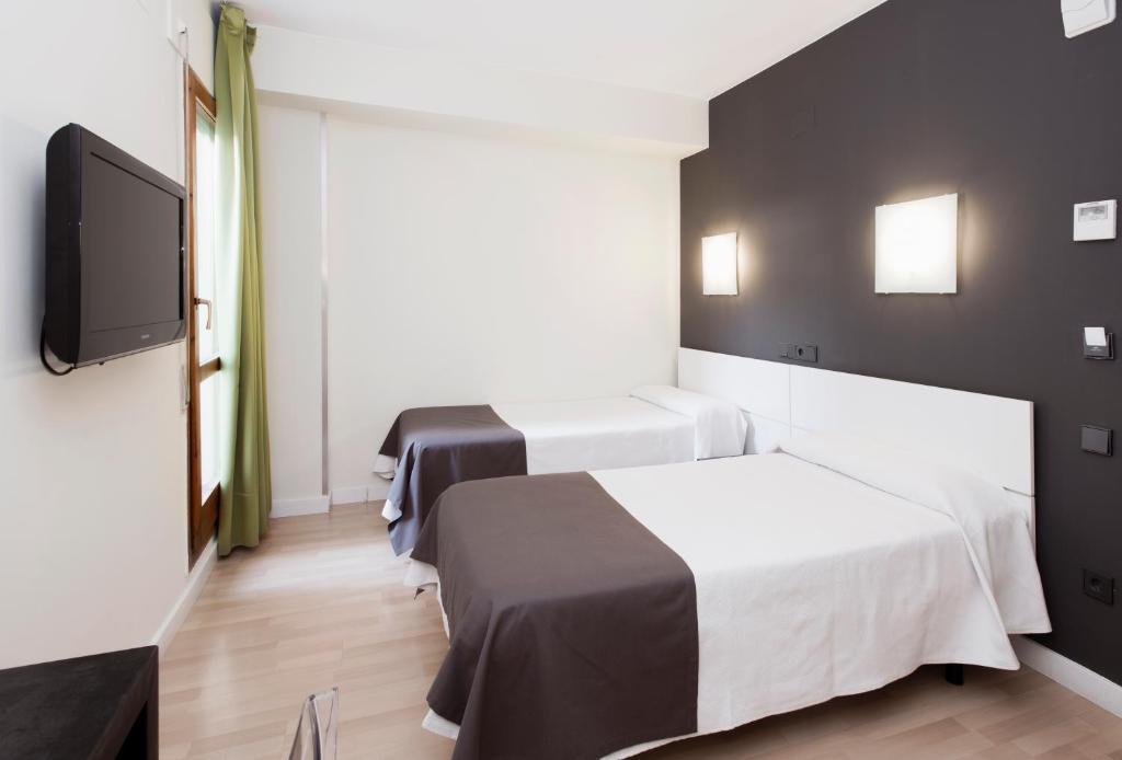 Hospedium Hostal Un Punto Chic Huesca Dış mekan fotoğraf