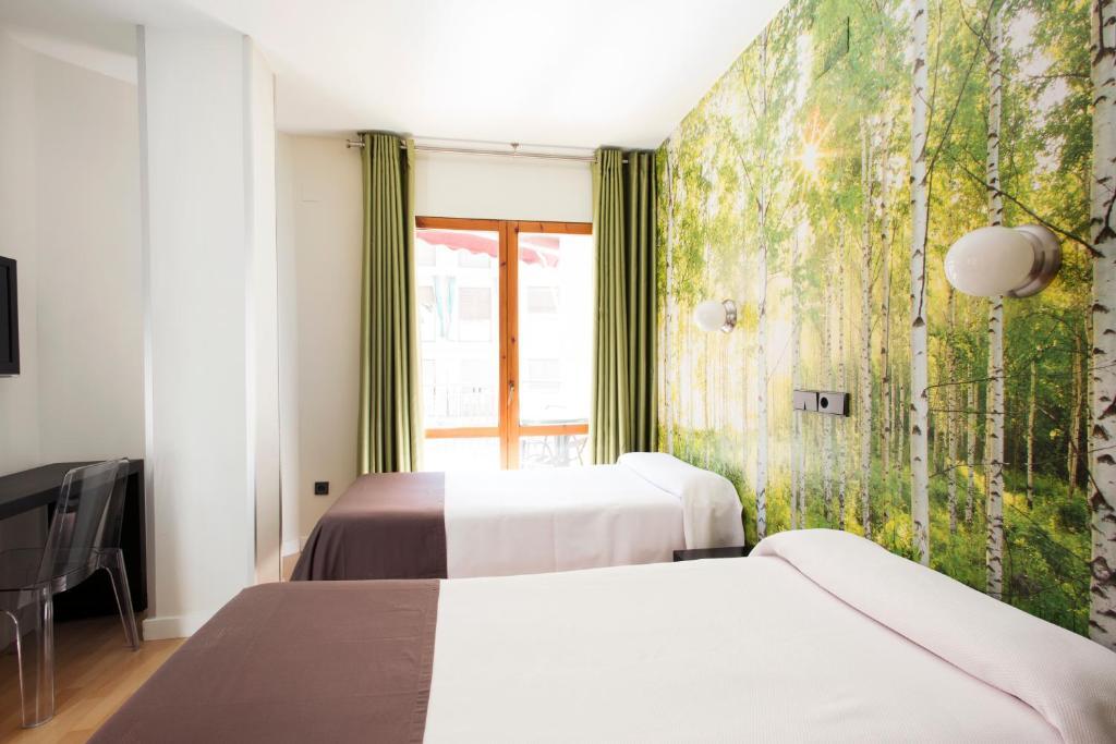 Hospedium Hostal Un Punto Chic Huesca Dış mekan fotoğraf