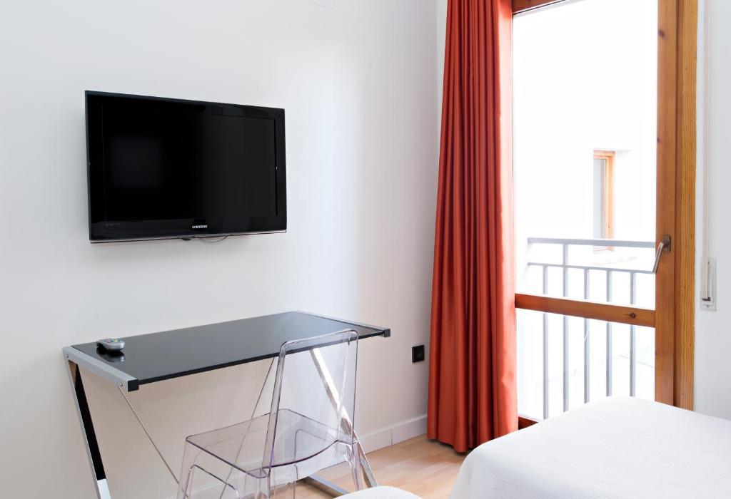 Hospedium Hostal Un Punto Chic Huesca Dış mekan fotoğraf