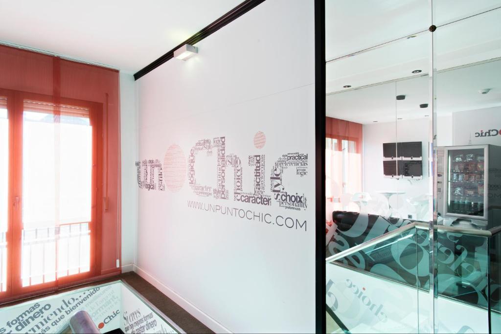 Hospedium Hostal Un Punto Chic Huesca Dış mekan fotoğraf