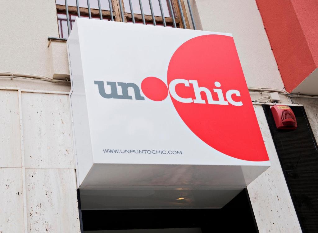 Hospedium Hostal Un Punto Chic Huesca Dış mekan fotoğraf