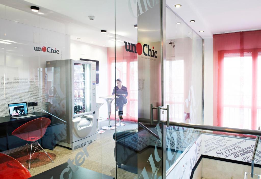 Hospedium Hostal Un Punto Chic Huesca Dış mekan fotoğraf